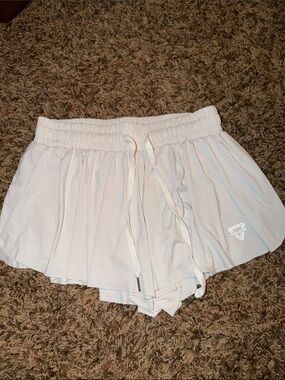 Women’s White Pleated Athletic Skort with Drawstring Waist - Performance Style